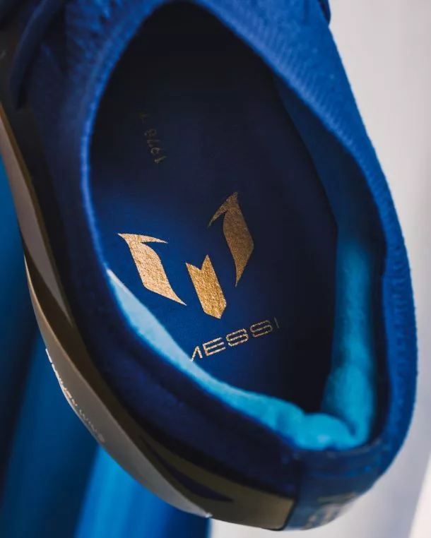 Sole of adidas Gen10s X Crazyfast, featuring 3 markings shaped into an 'M' to commemorate Messi.