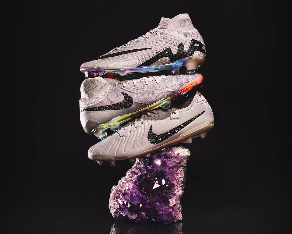 Rising Gem Boot Pack from Nike. Featuring the latest Nike Mercurial Superfly 9, Phantom Luna 2 and Nike Tiempo Legend 10.