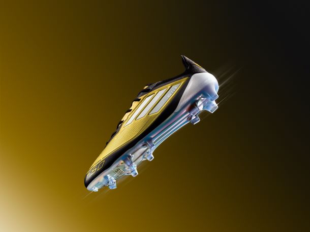 Hybrid Touch Upper of the Messi Triunfo Dorado Football Boots.