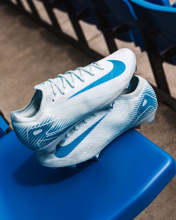 Nike Mercurial Vapor 16 Elite Football Boots from the latest Nike Ambition Pack. Available to purchase at Lovell Soccer