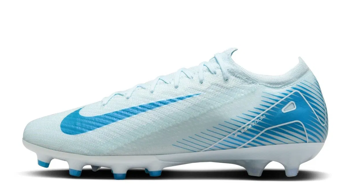 Nike Mercurial Vapor 16 Elite in Blue & White for Artifciial Grass Playing surfaces.